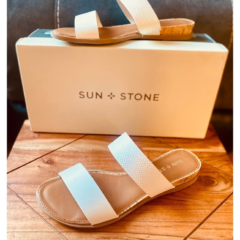 Sun + Stone White Sandals Snake Embossed Slip On Casual‎ Comfort Size 5NWB